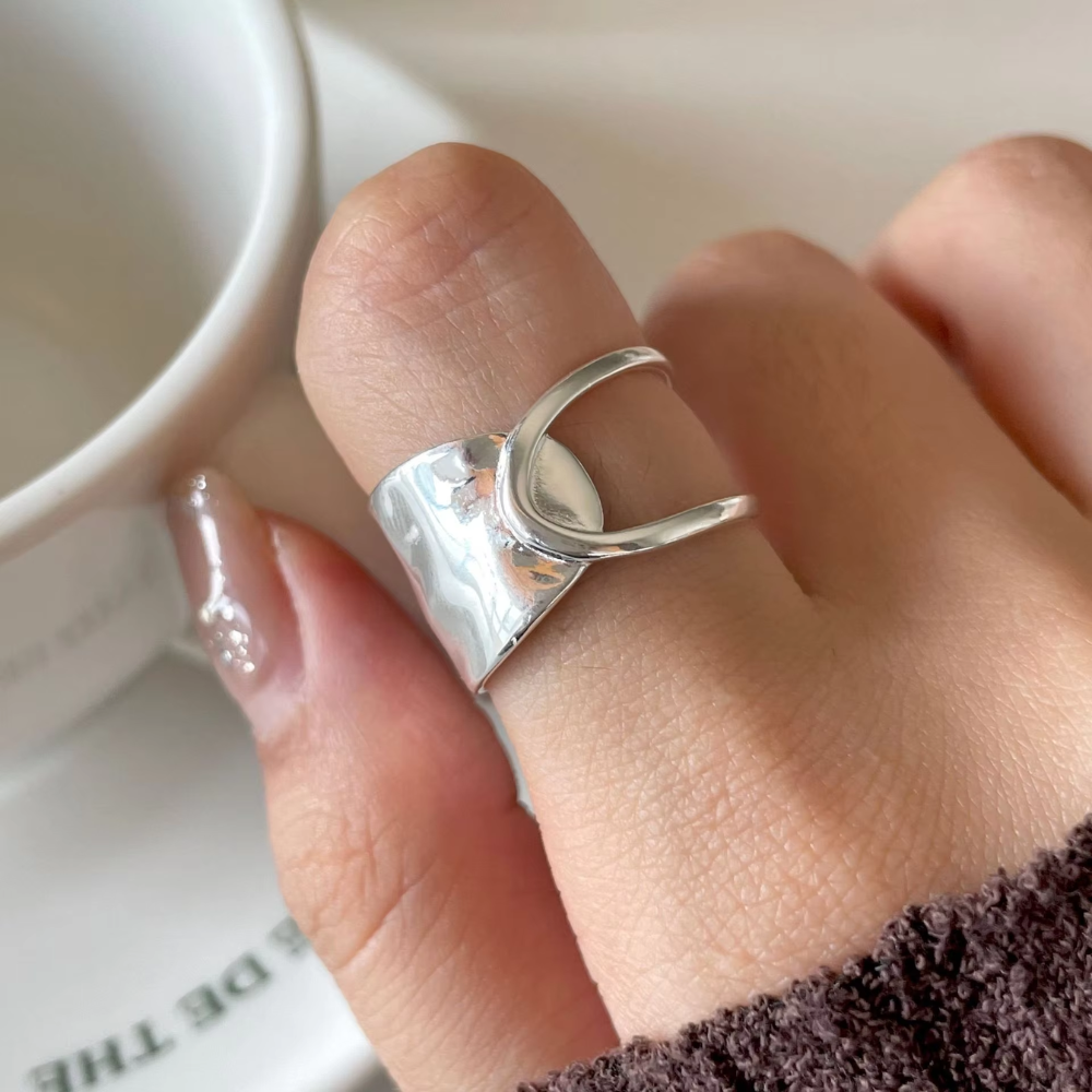 HAMMERED CHUNKY RING (ADJUSTABLE)