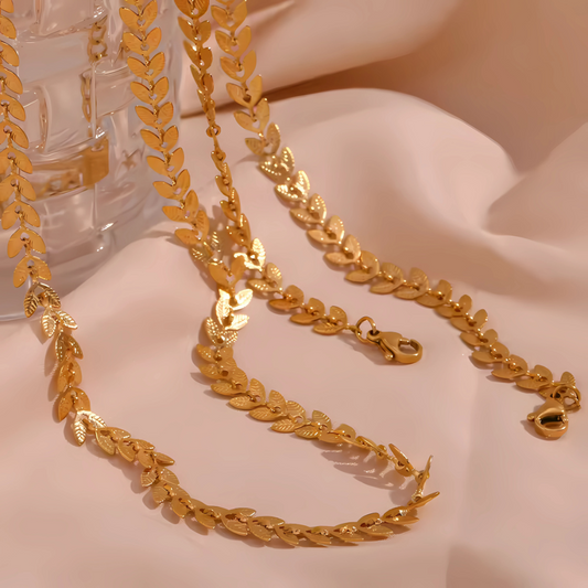 LAUREL LEAF NECKLACE