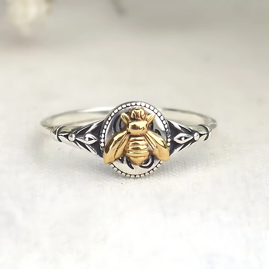 TINY BEE DAINTY RING