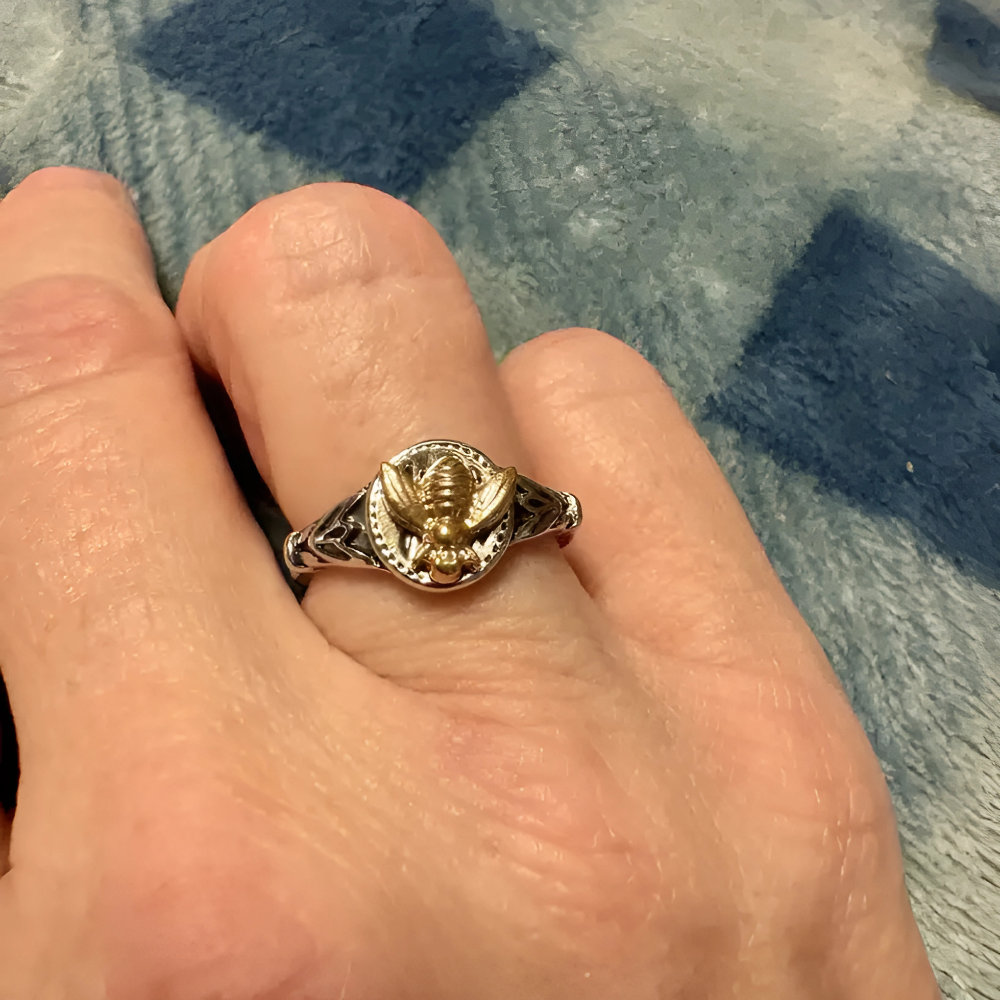 TINY BEE DAINTY RING