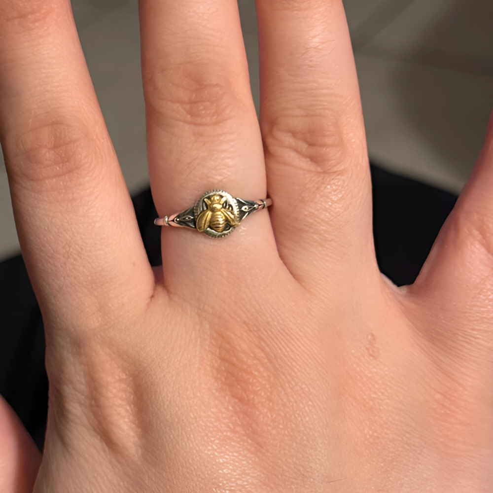 TINY BEE DAINTY RING