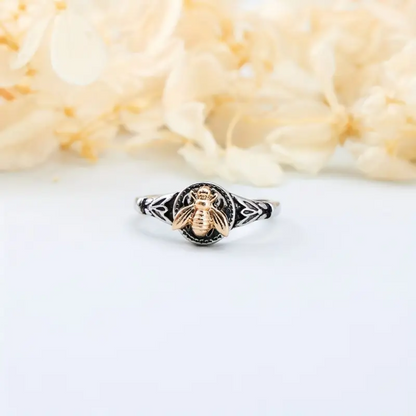 TINY BEE DAINTY RING