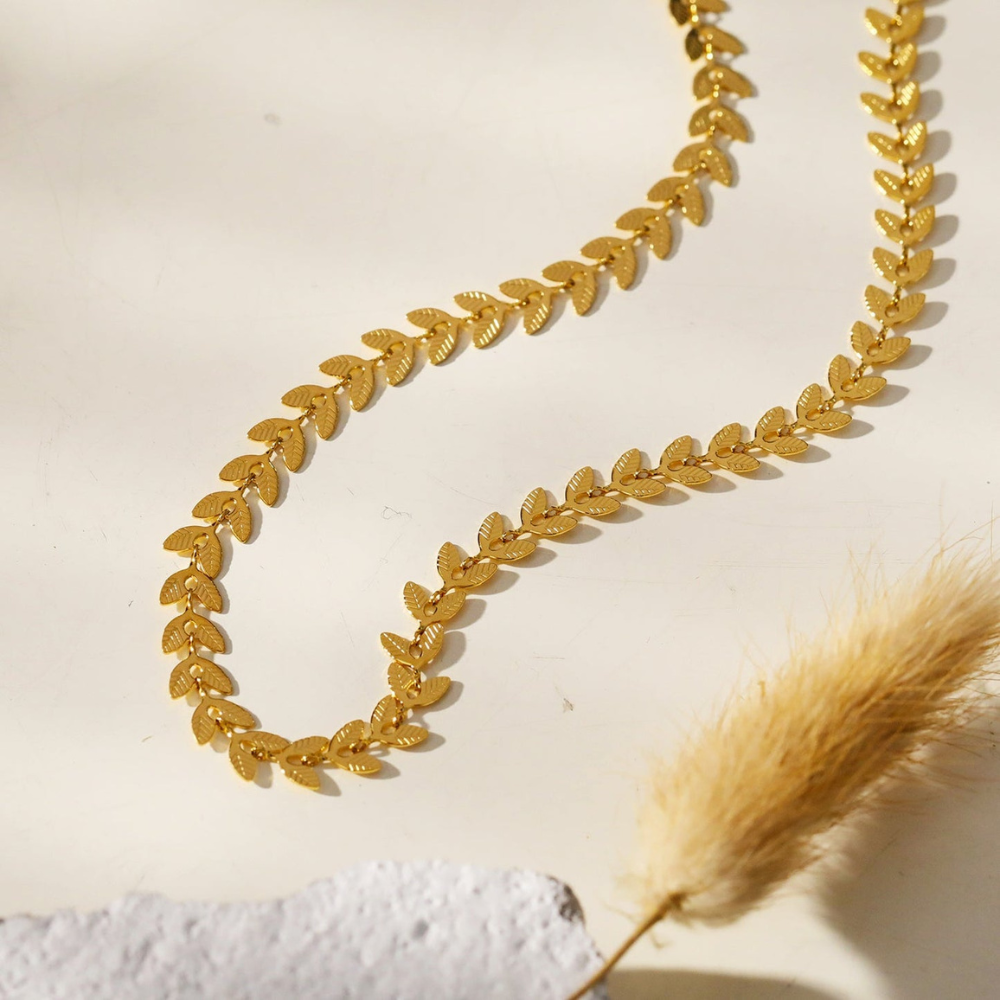 LAUREL LEAF NECKLACE