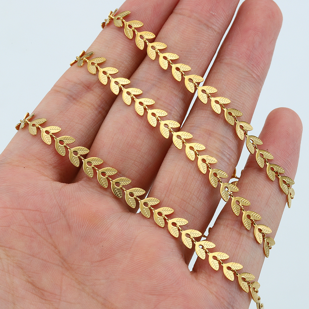 LAUREL LEAF NECKLACE
