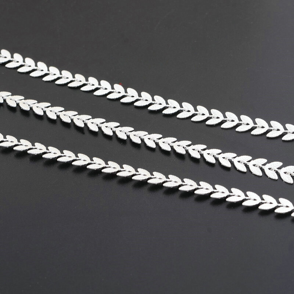 LAUREL LEAF NECKLACE