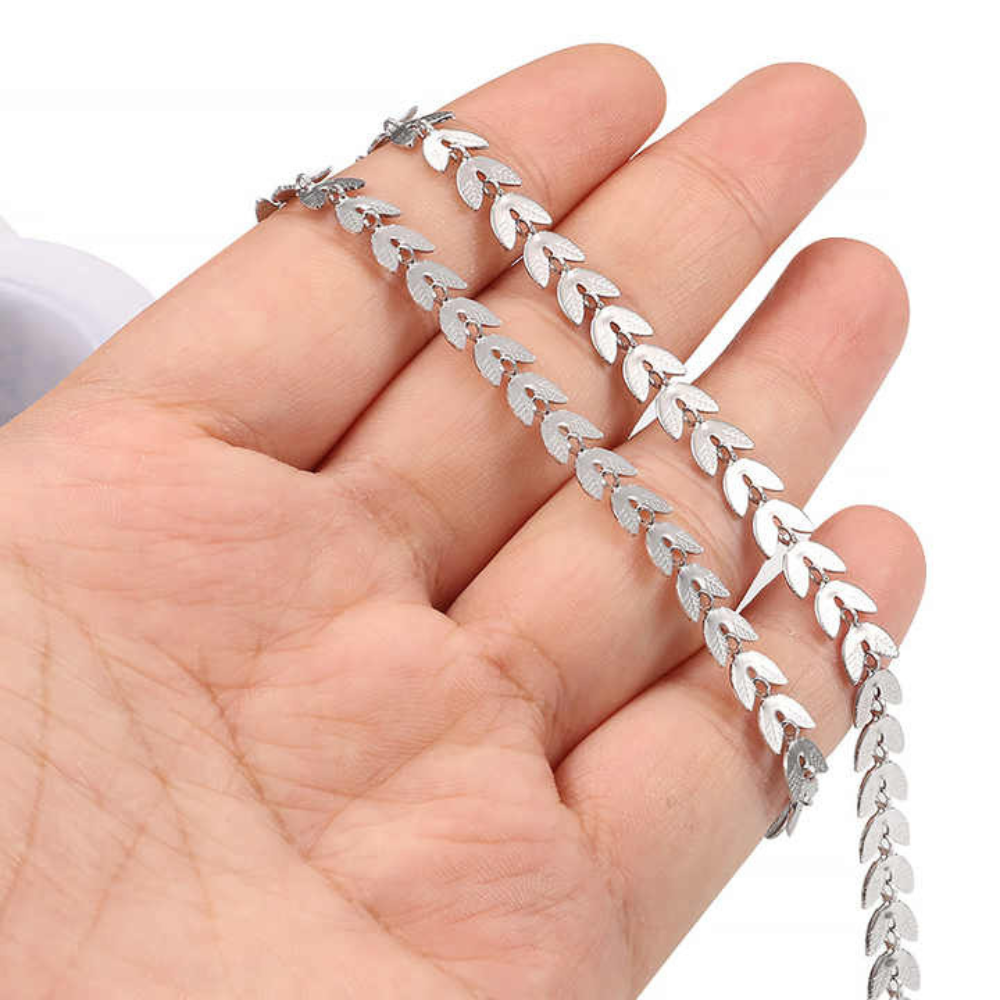 LAUREL LEAF NECKLACE