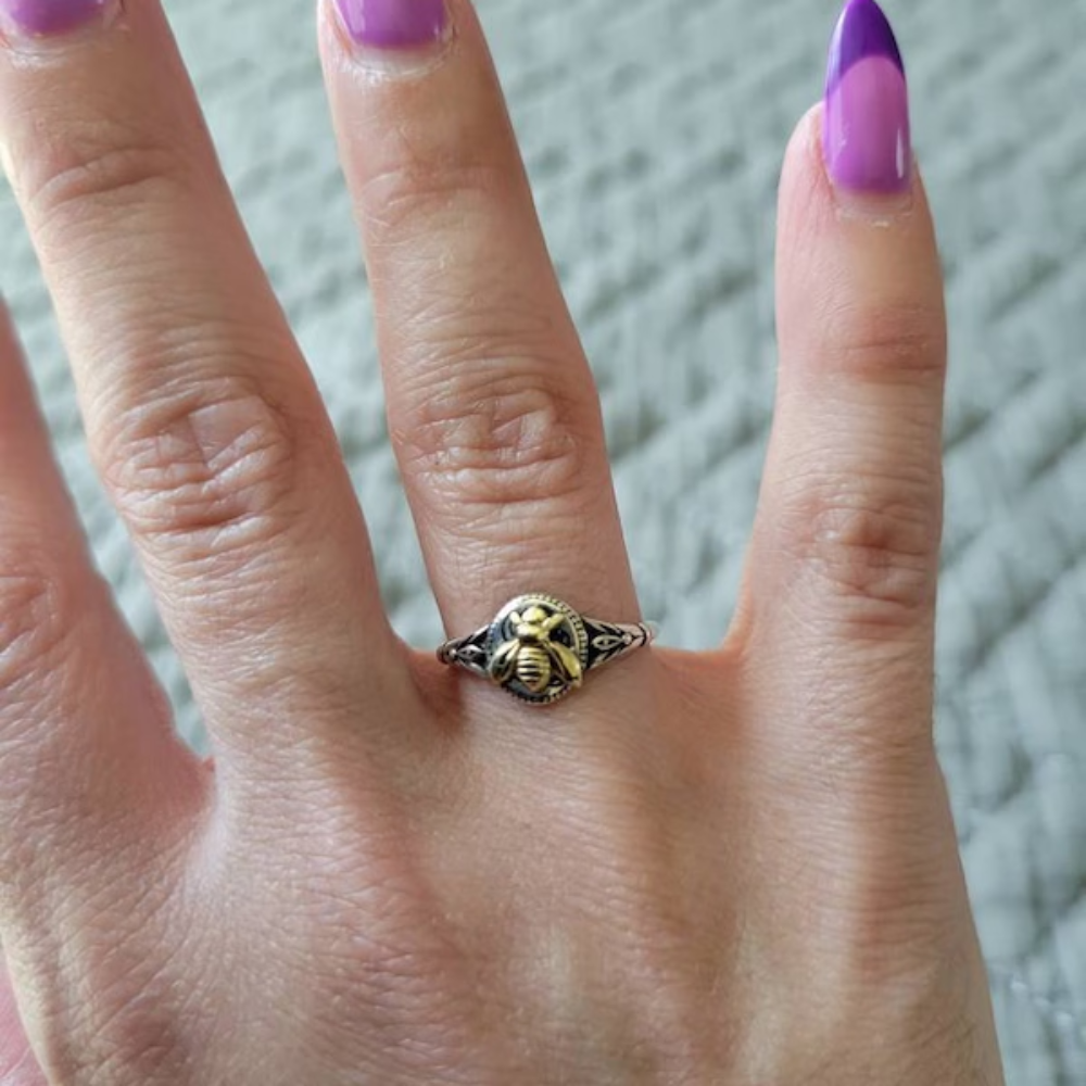 TINY BEE DAINTY RING