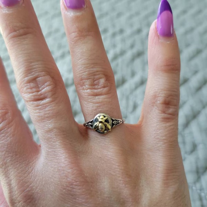 TINY BEE DAINTY RING